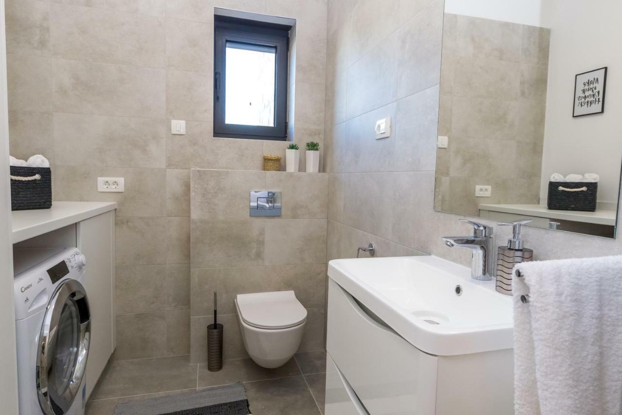 Villa Olea With Heated Pool And Jacuzzi Sukošan エクステリア 写真
